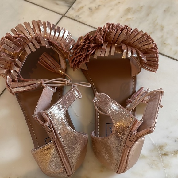 Shiny Rose Gold sandal GAP never worn - Picture 6 of 8